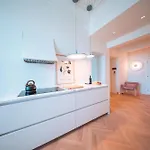 Luxury Seafront Promenade 拉帕洛